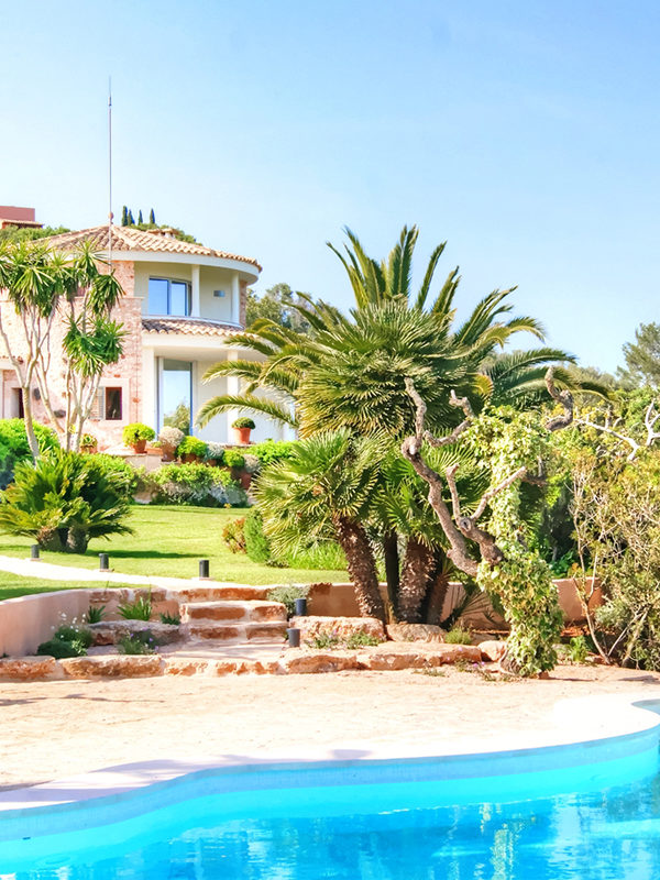 Lucie Hauri Property