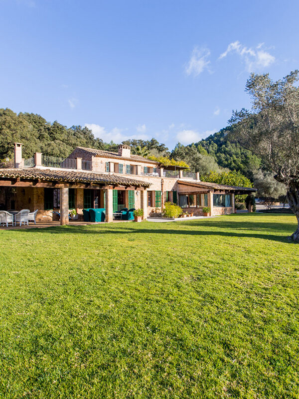 Rustic finca with holiday licence, for sale in Esporles
