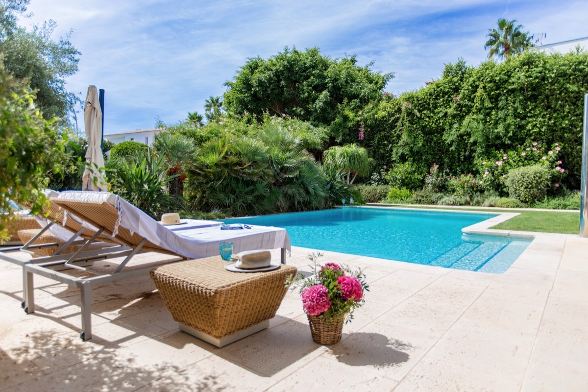 Villa de estilo mediterráneo con gran jardín en Santa Ponsa La vida