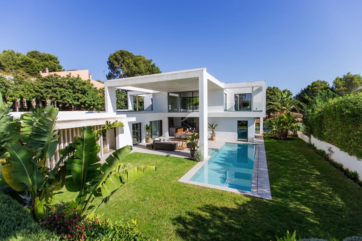 DesignerVilla mit großem Garten in Santa Ponsa Das Leben auf Mallorca