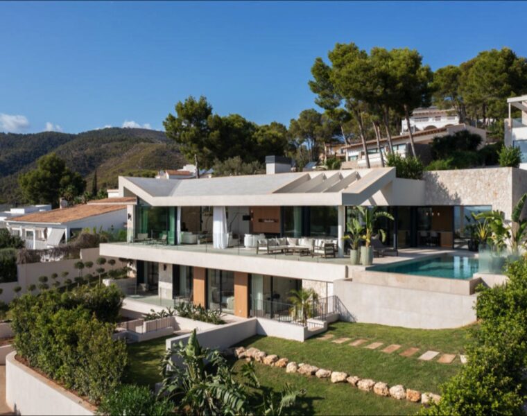 Villa for sale in Portals Nous