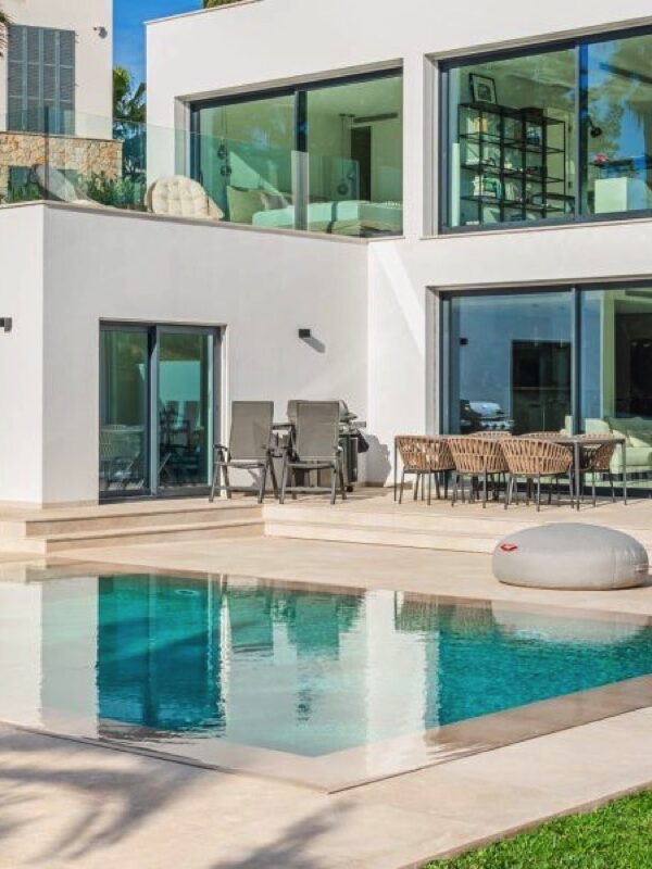 Villa for sale in Nova Santa Ponsa