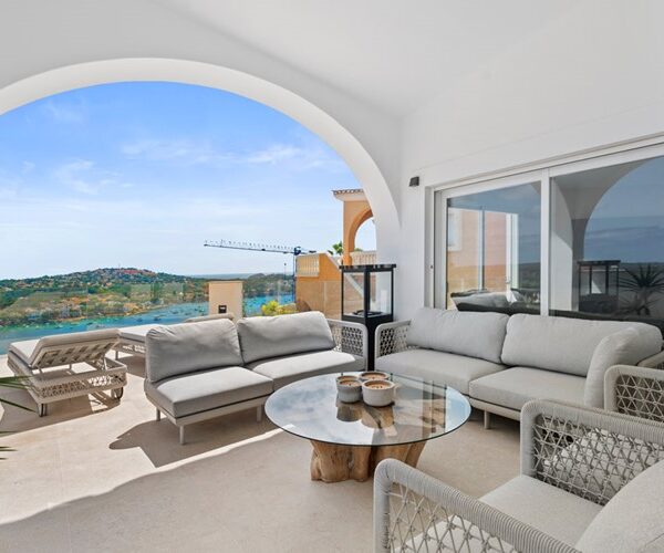 Villa for sale in Santa Ponsa