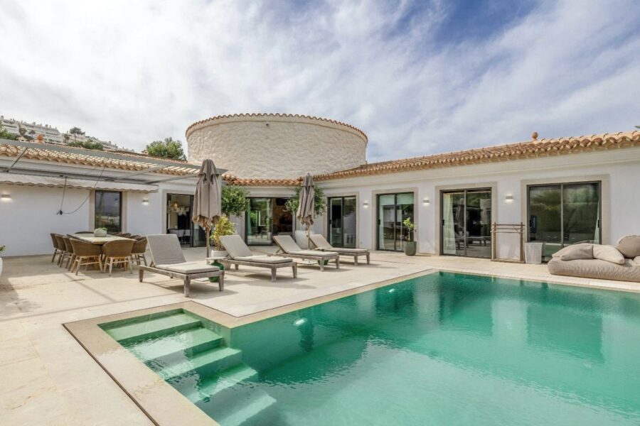 Villa for sale in Santa Ponsa