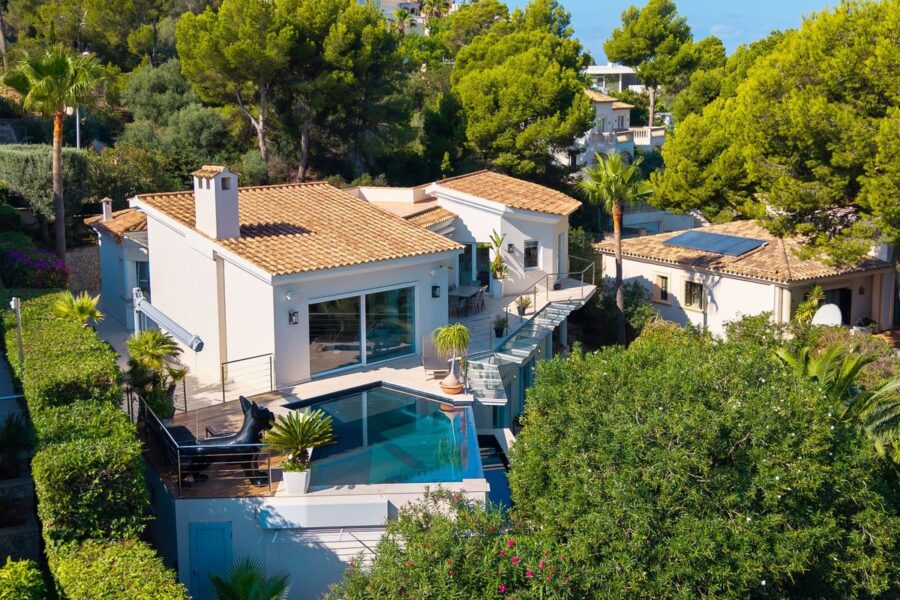 Contemporary Sea-View Villa in Santa Ponsa
