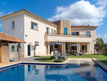 Contemporary Villa in Nova Santa Ponsa