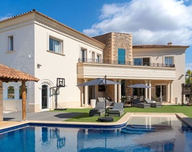 Contemporary Villa in Nova Santa Ponsa