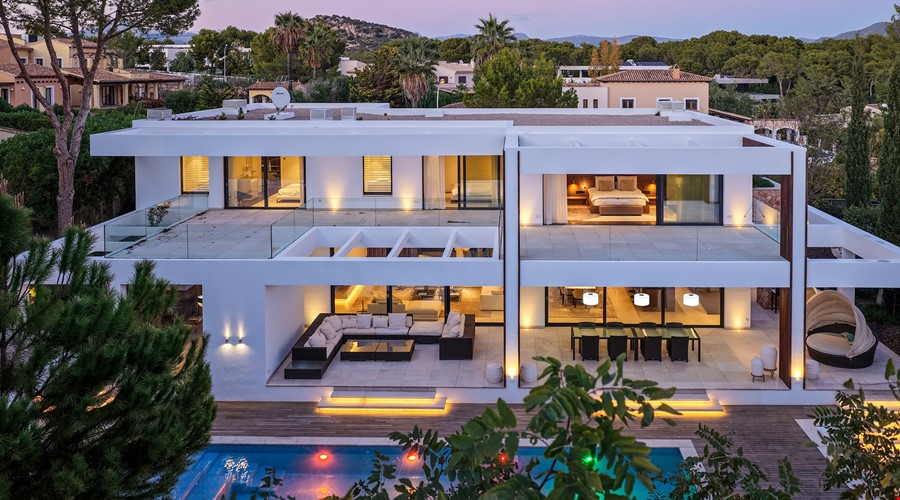 Villa for sale in Nova Santa Ponsa