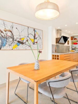 Ático reformado con terraza y vistas a la montaña en venta en palma