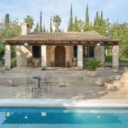 Spacious country house for sale with pool and paddocks in port de pollença