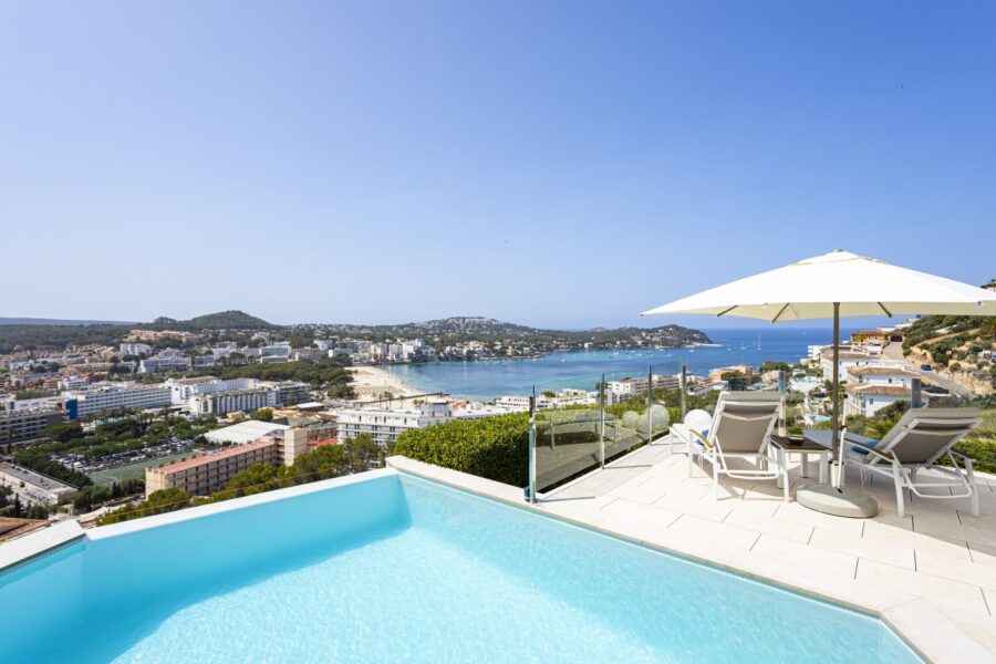 Villa contemporánea con vistas al mar en venta en santa ponsa