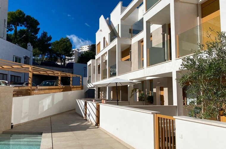 Renovated attic apartment with a terrace and mountain views for sale in palma