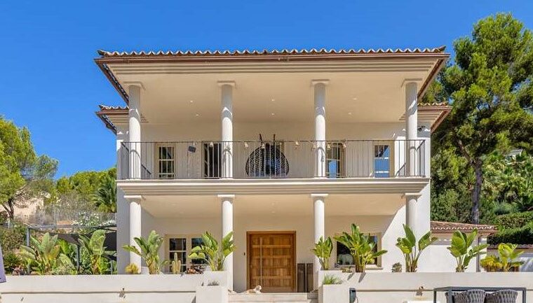 Energy-efficient mediterranean villa for sale close to the golf course and the sea in santa ponsa