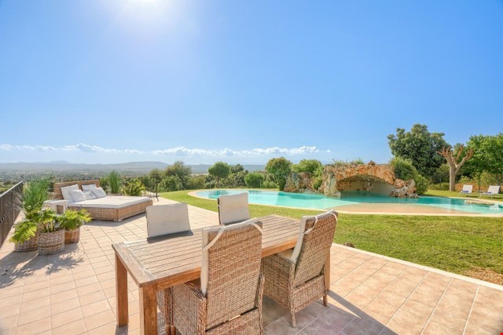 Elegant country finca for sale in felanitx with pool and panoramic countryside views