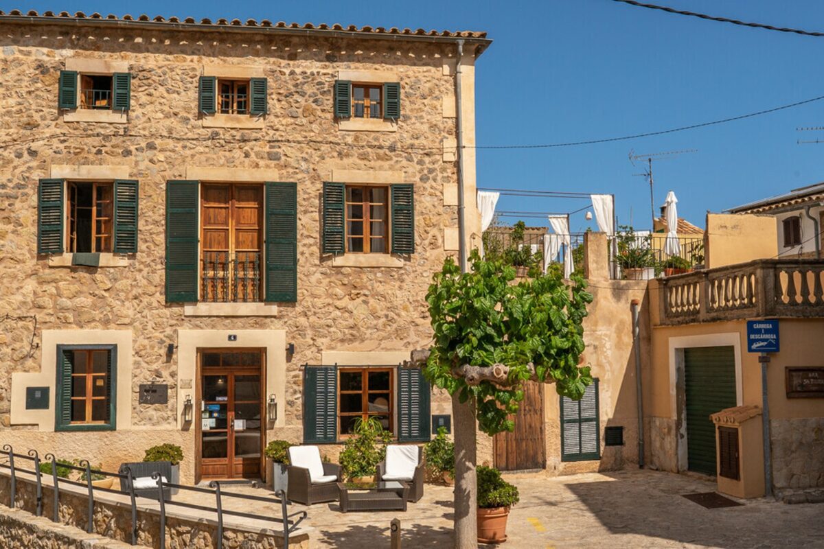 Hotel boutique histórico o casa de pueblo de 8 dormitorios en venta en Estellencs
