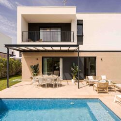 Beautifully renovated townhouse with courtyard and pool in llucmajor