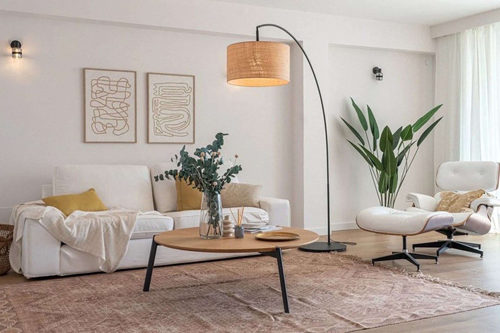 Renovated two-bedroom apartment for sale in santa catalina, palma