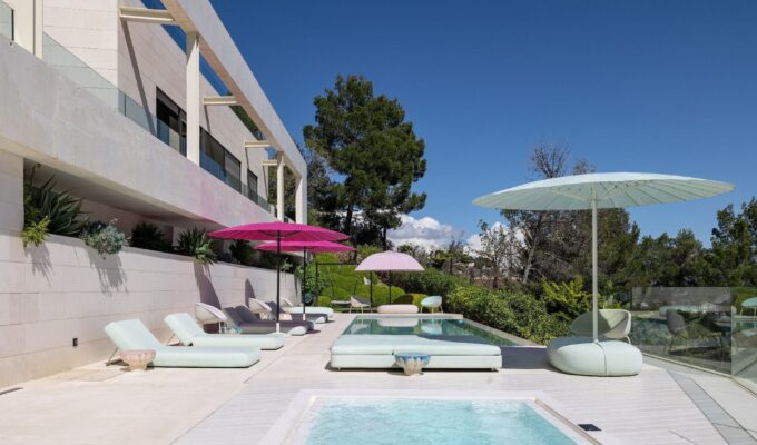 Contemporary luxury villa with pool for sale in son vida
