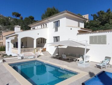 Private hillside villa with panoramic mountain and distant sea views for sale in calvià