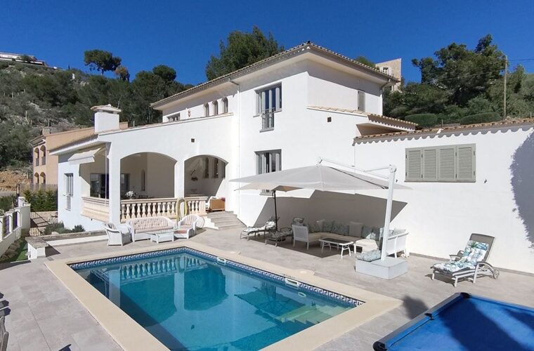 Private hillside villa with panoramic mountain and distant sea views for sale in calvià