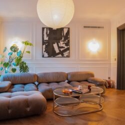 Elegant renovated apartment with refined interiors and spacious layout for sale in palma old town