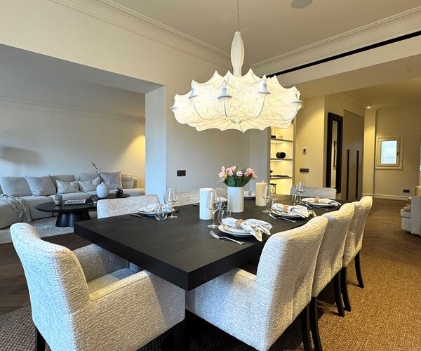 Refined three-bedroom city apartment with elegant interiors in palma