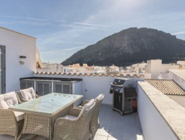 Penthouse apartment for sale with private jacuzzi terrace and open views in pollença