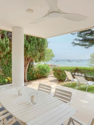 Seafront ground floor apartment with beach access for sale in puerto pollensa