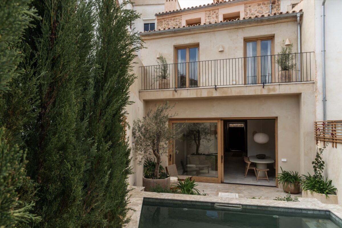Lujosa casa de pueblo con cuatro dormitorios, piscina privada y jardín en Alaró