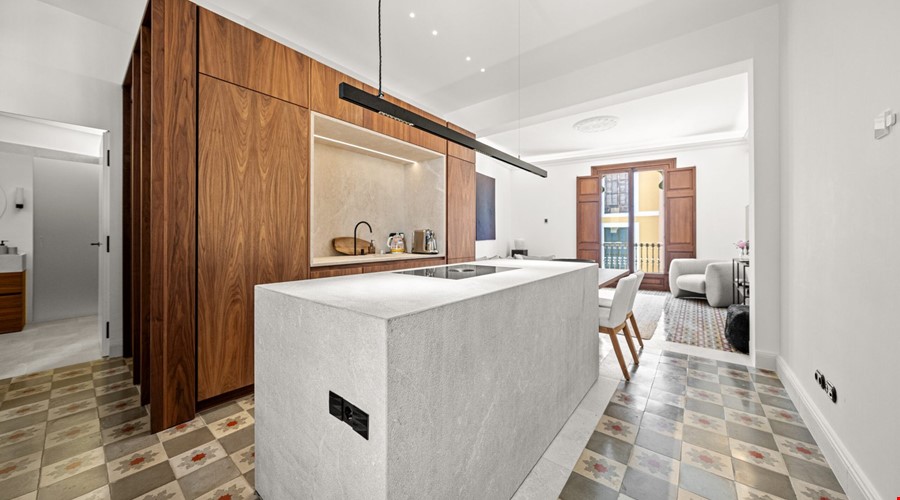 Elegante apartamento de patrimonio renovado con techos altos en Palma