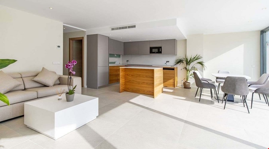 Refugio costero elegante con piscina y jardín en Portals Nous