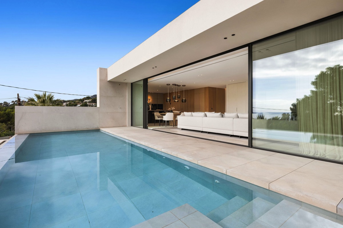 Villa de obra nueva de diseño contemporáneo con vistas panorámicas en venta en Portals Nous