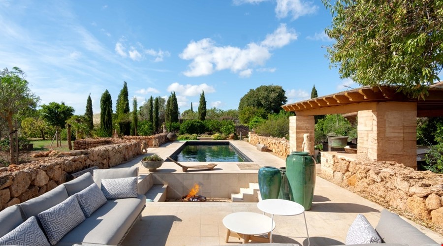 Finca rústica de tres dormitorios en venta en Santa María del Camí