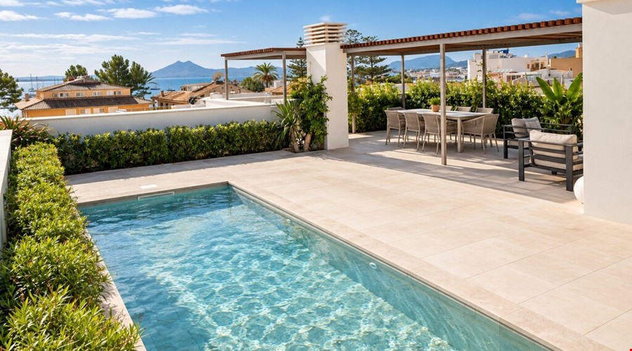 Lujoso Ático con Piscina Privada en la Azotea y Vistas a la Bahía en venta en Pollensa